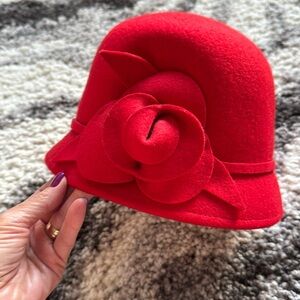 Bucket hat red Nine West